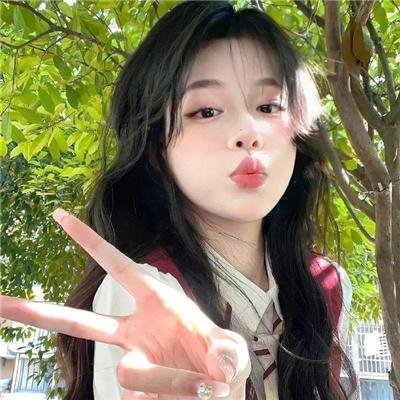 战火中的花蕾